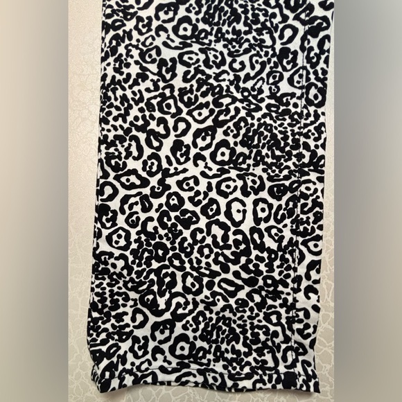 ANN TAYLOR | ladies modern fit animal print pants. Size: 14 - Picture 11 of 14